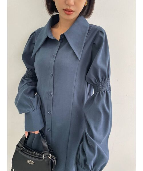 EMODA(エモダ)の「ダブルスリットシャーリングワンピース(ワンピース・レディース・ブルー/ブラック/アイボリー・FREE)」の12枚目の写真