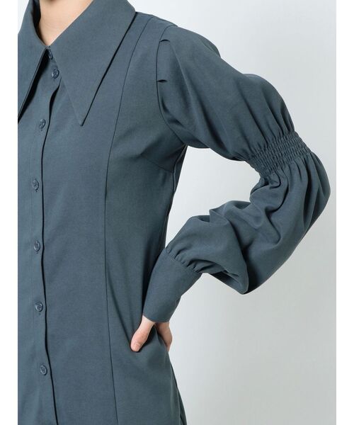 EMODA(エモダ)の「ダブルスリットシャーリングワンピース(ワンピース・レディース・ブルー/ブラック/アイボリー・FREE)」の20枚目の写真