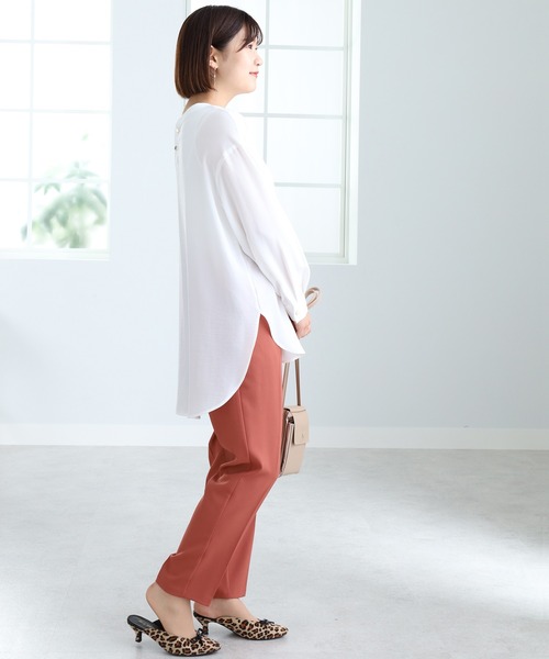 BELLUNA PLUS(ベルーナ)の「リブ切替デザインチュニック(チュニック・レディース・ネイビー/オフホワイト・LARGE/MEDIUM)」の4枚目の写真