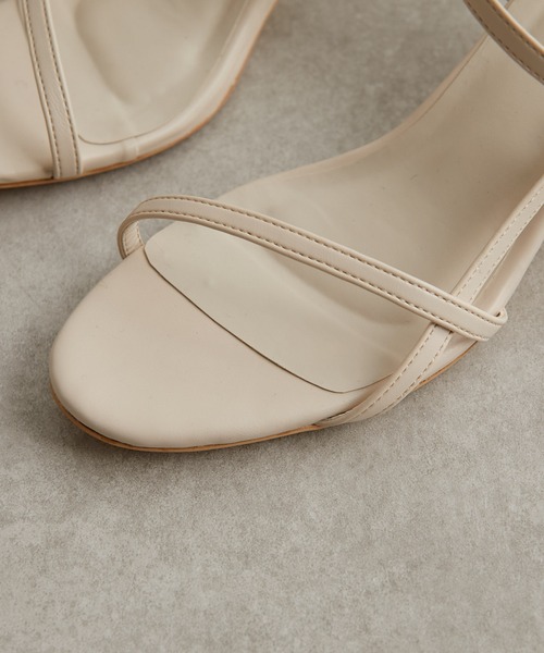 PAPILLONNER（パピヨネ）の「ストラップヒールサンダル/PAPILLONNER/パピヨネ（サンダル・レディース・ホワイト/ブラック・S/M/L）」の9枚目の写真