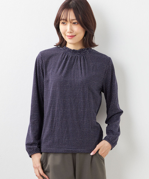 Petit Honfleur(プチオンフルール)の「★春アイテム★【裏起毛】フリルドットプリントプルオーバー(Tシャツ/カットソー・レディース・ネイビー/ベージュ/グリーン・M/L)」の1枚目の写真