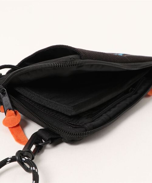 チチカカ(チチカカ)の「ネイティブ刺繍スマホショルダーポーチ(ショルダーバッグ・レディース・ブラック/ホワイト/ベージュ/オレンジ/ネイビー・FREE)」の7枚目の写真