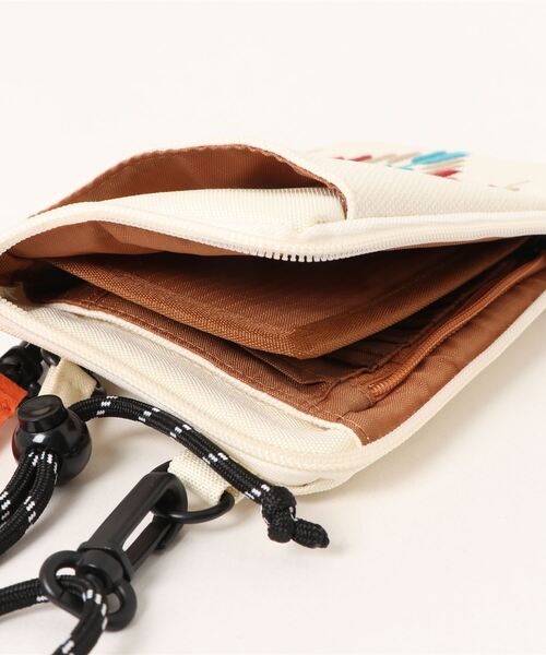 チチカカ(チチカカ)の「ネイティブ刺繍スマホショルダーポーチ(ショルダーバッグ・レディース・ブラック/ホワイト/ベージュ/オレンジ/ネイビー・FREE)」の8枚目の写真