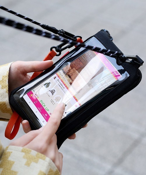 チチカカ(チチカカ)の「ネイティブ刺繍スマホショルダーポーチ(ショルダーバッグ・レディース・ブラック/ホワイト/ベージュ/オレンジ/ネイビー・FREE)」の14枚目の写真