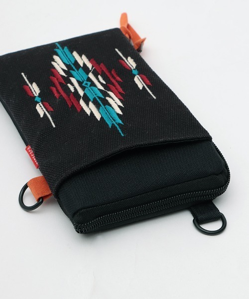 チチカカ(チチカカ)の「ネイティブ刺繍スマホショルダーポーチ(ショルダーバッグ・レディース・ブラック/ホワイト/ベージュ/オレンジ/ネイビー・FREE)」の20枚目の写真
