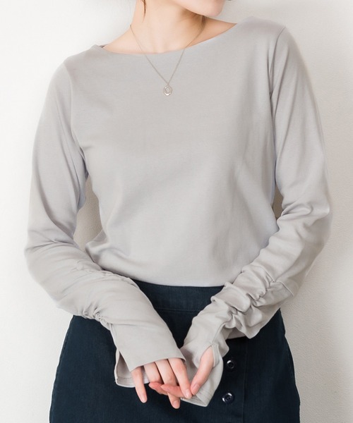 Felt-Maglietta(フェルトマリエッタ)の「ボートネック指穴くしゅくしゅ袖2wayカットソー(Tシャツ/カットソー・レディース・ネイビー/ライトグレー/オフホワイト/チャコールグレー/ブラック/グレイッシュベージュ/カーキ・MEDIUM/LARGE/XXX-LARGE/X-LARGE/XX-LARGE)」の4枚目の写真