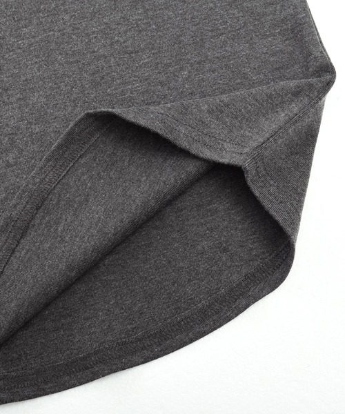 Felt-Maglietta(フェルトマリエッタ)の「ボートネック指穴くしゅくしゅ袖2wayカットソー(Tシャツ/カットソー・レディース・ネイビー/ライトグレー/オフホワイト/チャコールグレー/ブラック/グレイッシュベージュ/カーキ・MEDIUM/LARGE/XXX-LARGE/X-LARGE/XX-LARGE)」の18枚目の写真