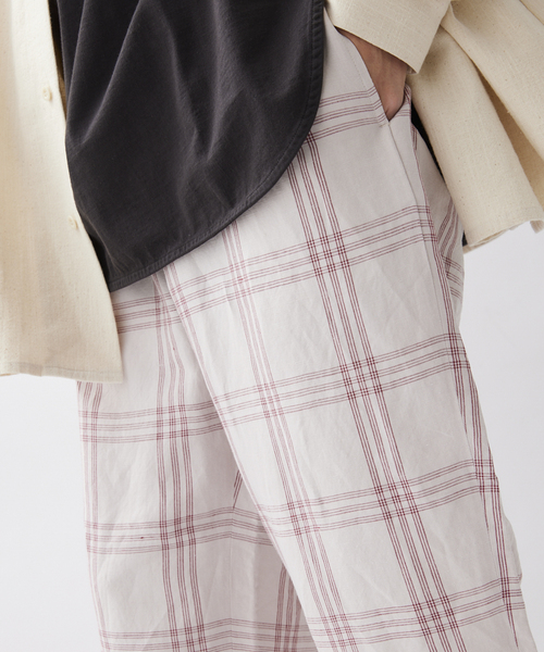 JOURNAL STANDARD relume（ジャーナルスタンダード　レリューム）の「【ALASKAN / アラスカン】ライトチェック イージーパンツ（その他パンツ・メンズ・ライトグレー/サックスブルー/アイボリー・MEDIUM/LARGE）」の2枚目の写真