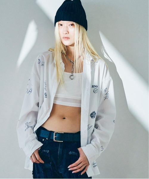 RNA（アールエヌエー）の「B2744 ラクガキプリントルーズシャツ