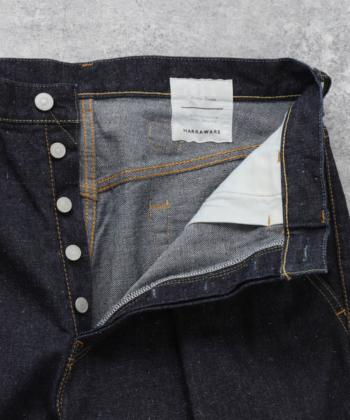 markaware(マーカウェア)の「【MARKAWARE / マーカウェア】 KIMONO DENIM PLEATED WIDE DENIM(デニムパンツ・メンズ・ネイビー・2/1/3)」の16枚目の写真