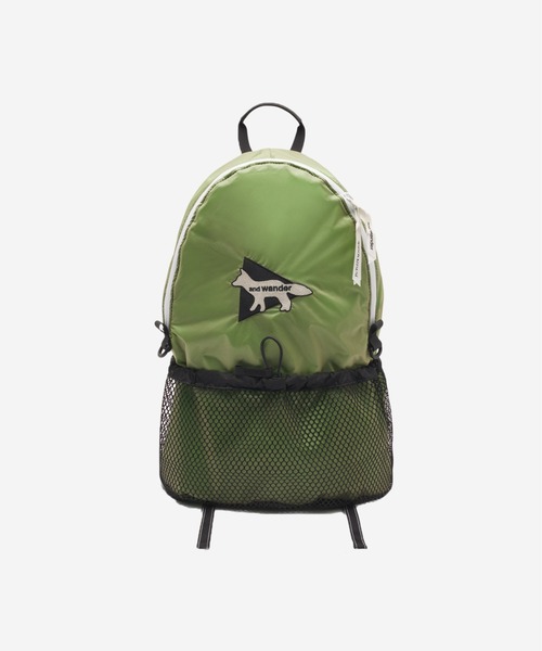 Maison Kitsune（メゾンキツネ）の「MK x AND WANDER BACKPACK（バックパック/リュック・メンズ・ネイビー/ライトグリーン・U）」の9枚目の写真