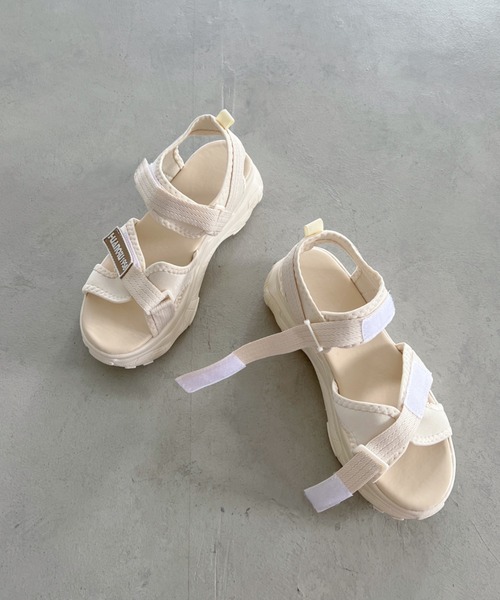 CLEA(クレア)の「スニーカーソール厚底スポーツサンダル(サンダル・レディース・アイボリー/ブラック・24.5cm/23.5cm)」の13枚目の写真