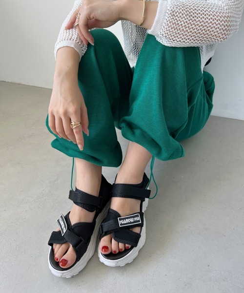 CLEA(クレア)の「スニーカーソール厚底スポーツサンダル(サンダル・レディース・アイボリー/ブラック・24.5cm/23.5cm)」の8枚目の写真