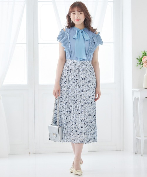 12Twelve Agenda（トゥエルブ　アジェンダ）の「2wayオフショルプリーツスリーブカットソープルオーバー（Tシャツ/カットソー・レディース・ブルー/オフホワイト・M）」の4枚目の写真