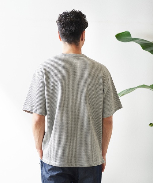 NANGA(ナンガ)の「NANGA エコ・ハイブリッド・ワッフル ルーズフィット Tシャツ NW2311-1G217(Tシャツ/カットソー・メンズ・サックスブルー/ライトグレー/ホワイト・M/L)」の19枚目の写真
