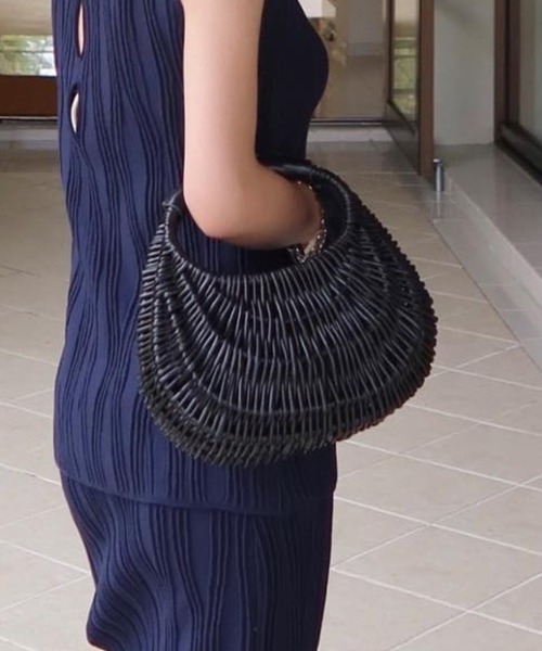 EIMY ISTOIRE（エイミーイストワール）の「ハンドステッチピクニックバッグ（かごバッグ・レディース・ホワイト/ベージュ/ブラック・FREE）」の2枚目の写真