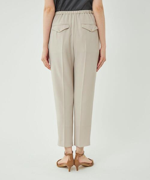 green label relaxing(グリーンレーベルリラクシング)の「メルティ タック テーパード パンツ ナチュラル -マシンウォッシャブル・ストレッチ・防シワ- ◇No12◇(その他パンツ・レディース・ナチュラル・36/38/40)」の4枚目の写真