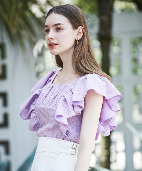 AND COUTURE（アンドクチュール）の「ジャガードフリルブラウス（シャツ/ブラウス・レディース・オフホワイト/ブラック/ラベンダー・MEDIUM）」の14枚目の写真