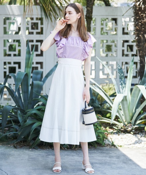 AND COUTURE（アンドクチュール）の「ジャガードフリルブラウス（シャツ/ブラウス・レディース・オフホワイト/ブラック/ラベンダー・MEDIUM）」の6枚目の写真