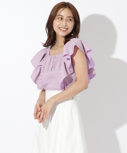 AND COUTURE（アンドクチュール）の「ジャガードフリルブラウス（シャツ/ブラウス・レディース・オフホワイト/ブラック/ラベンダー・MEDIUM）」の9枚目の写真