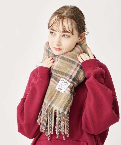MILKFED.（ミルクフェド）の「SHAGGY PLAID STOLE（ストール/ショール・レディース・ベージュ/ネイビー/ブラック・ONE SIZE）」の3枚目の写真