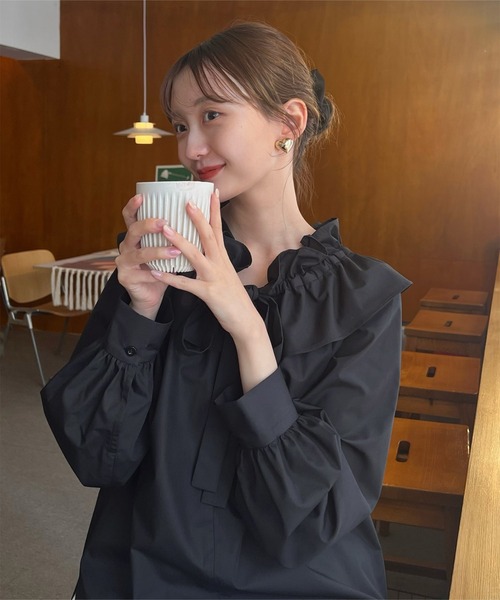 kachaguri　baybee フリル襟 ブラック titivate（ティティベイト）の「フリル襟ブラウス（シャツ/ブラウス