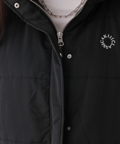 repipi armario（レピピ アルマリオ）の「【AKIII×repipi】ショートベスト（ダウンベスト・キッズ・ブルー/ブラック・FREE）」の9枚目の写真