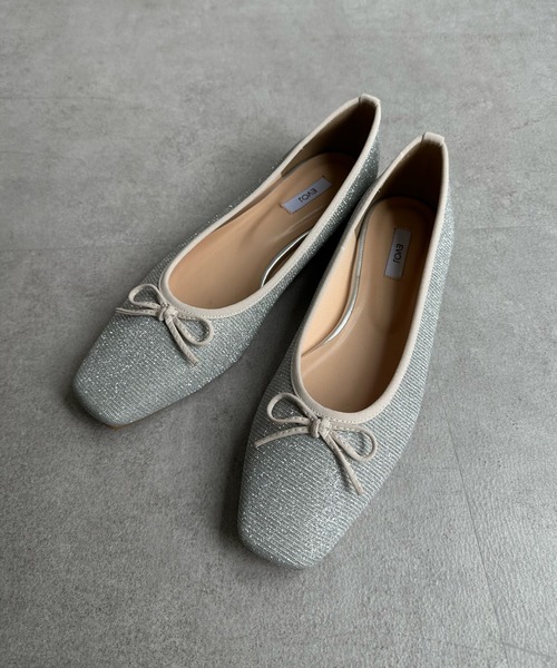 DouDou（ドゥドゥ）の「【WEB限定】 グリッタースクエアソフトバレエ（パンプス・レディース・ブラック/シルバー・23.5cm/24cm/24.5cm）」の3枚目の写真