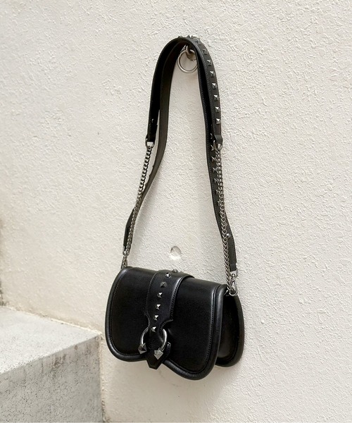 ASH（アッシュ）の「【RABAT PIERCING】スタッズショルダーバッグ（ショルダーバッグ・レディース・ブラック・ONE SIZE）」の2枚目の写真