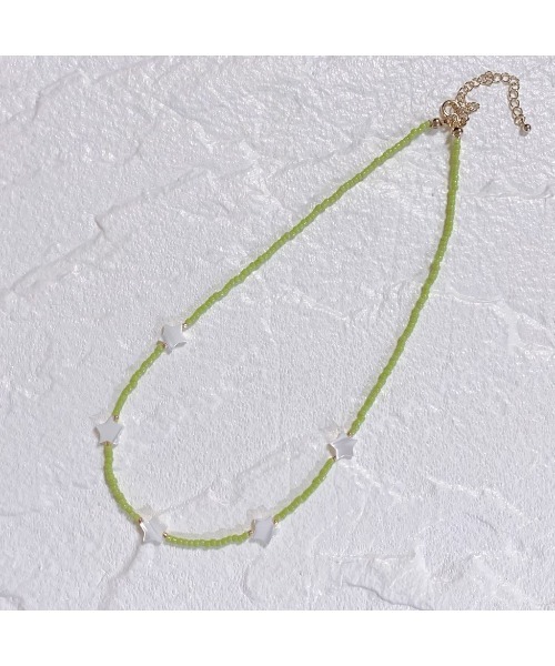 tone（トーン）の「【mastea】マザーオブパール星ビーズチョーカー(MA)（チョーカー・レディース・ピンク/グリーン・FREE）」の4枚目の写真