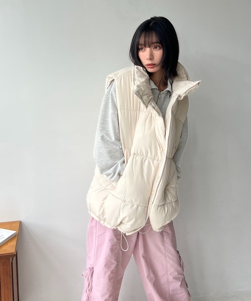 AS KNOW AS plus（アズノゥアズプラス）の「☆フェイクダウンオーバーサイズベスト　【2023AWアイテム】（ダウンベスト・レディース・ベージュ/ブラック/アイボリー・FREE）」の7枚目の写真