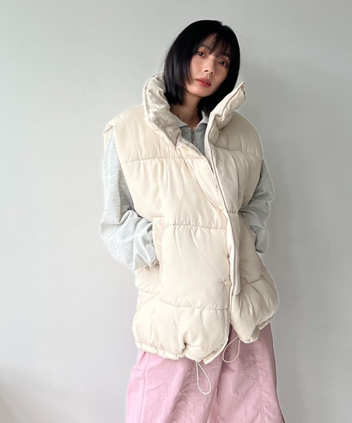 AS KNOW AS plus（アズノゥアズプラス）の「☆フェイクダウンオーバーサイズベスト　【2023AWアイテム】（ダウンベスト・レディース・ベージュ/ブラック/アイボリー・FREE）」の8枚目の写真