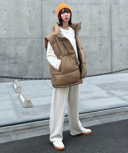 AS KNOW AS plus（アズノゥアズプラス）の「☆フェイクダウンオーバーサイズベスト　【2023AWアイテム】（ダウンベスト・レディース・ベージュ/ブラック/アイボリー・FREE）」の14枚目の写真