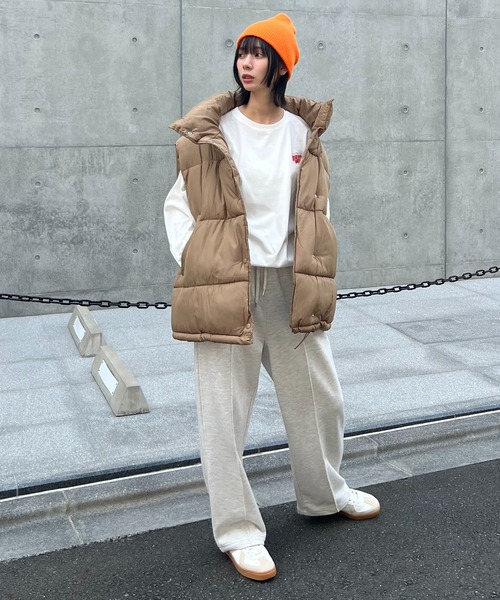 AS KNOW AS plus（アズノゥアズプラス）の「☆フェイクダウンオーバーサイズベスト　【2023AWアイテム】（ダウンベスト・レディース・ベージュ/ブラック/アイボリー・FREE）」の15枚目の写真