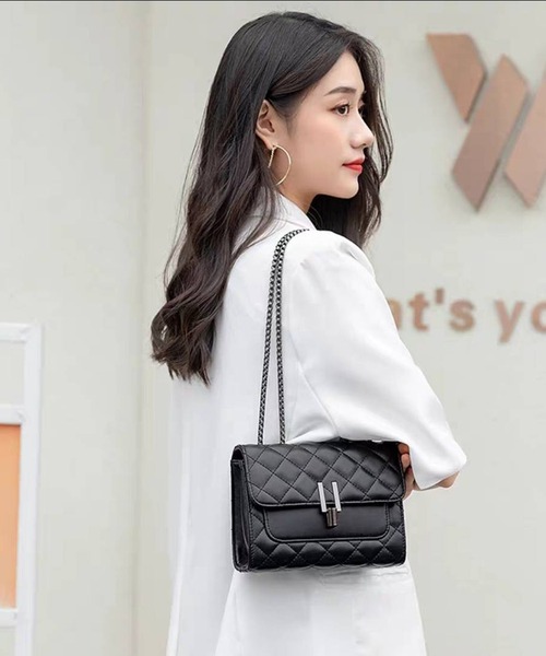 pumpkin port(パンプキンポート)の「キルティング チェーンショルダー BAG(ショルダーバッグ・レディース・ホワイト/ブラック・FREE)」の9枚目の写真