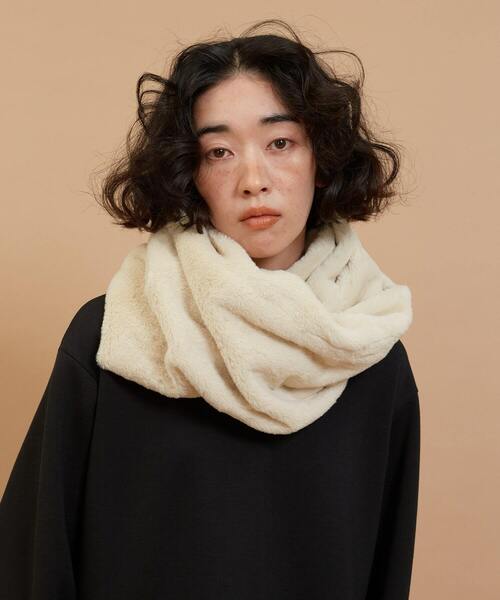 FRAPBOIS（フラボア）の「ファースヌード（その他・レディース・ダークグリーン/オフホワイト/ブラウン・FREE）」の2枚目の写真