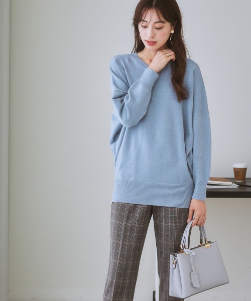 7days Life Styling(セブンデイズライフスタイリング)の「【パチパチしにくい】重ねVネックドルマンチュニック(しっとりなめらかムースタッチ)(ニット/セーター・レディース・グレイッシュベージュ/サックスブルー系/ネイビー/杢グレー/オフホワイト・LL/L/S/M)」の6枚目の写真