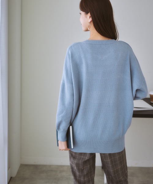 7days Life Styling(セブンデイズライフスタイリング)の「【パチパチしにくい】重ねVネックドルマンチュニック(しっとりなめらかムースタッチ)(ニット/セーター・レディース・グレイッシュベージュ/サックスブルー系/ネイビー/杢グレー/オフホワイト・LL/L/S/M)」の10枚目の写真