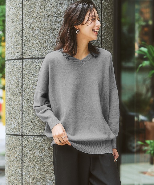 7days Life Styling(セブンデイズライフスタイリング)の「【パチパチしにくい】重ねVネックドルマンチュニック(しっとりなめらかムースタッチ)(ニット/セーター・レディース・グレイッシュベージュ/サックスブルー系/ネイビー/杢グレー/オフホワイト・LL/L/S/M)」の15枚目の写真