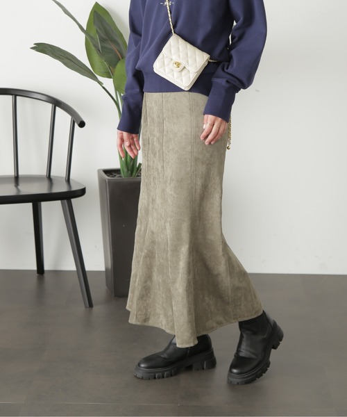 FREE'S MART（フリーズマート）の「【Sシリーズ対応】フェイクスウェードマーメイドスカート（スカート・レディース・カーキ/モカ/オフホワイト・X-SMALL/SMALL/MEDIUM）」の3枚目の写真