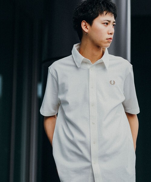 FRED PERRY(フレッドペリー)の「FRED PERRY × BEAMS / 別注 鹿の子ジャージ 半袖シャツ(シャツ/ブラウス・メンズ・ホワイト/ブルー/ネイビー・L/M/S/XL)」の2枚目の写真