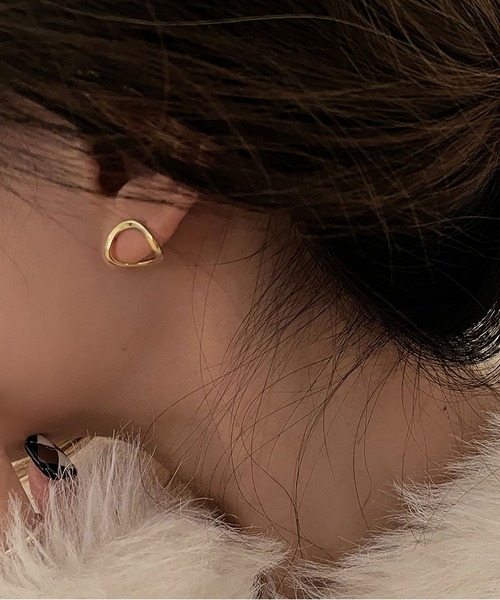 LA VORAGINE(ラ ヴォラジネ)の「アレルギー対応ピアス(ピアス(両耳用)・レディース・シルバー/ゴールド・FREE)」の9枚目の写真