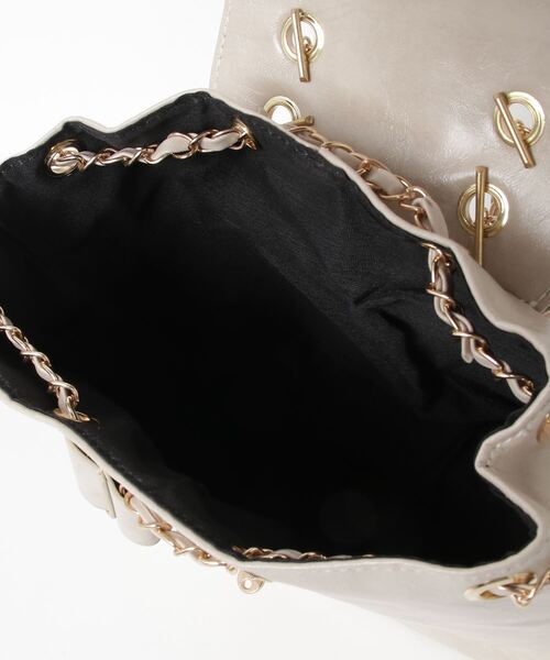 RUBY AND YOU（ルビーアンドユー）の「［select］チェーンショルダーバックパック（バックパック/リュック・レディース・ベージュ/ブラック・FREE）」の6枚目の写真