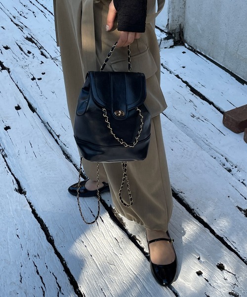 RUBY AND YOU（ルビーアンドユー）の「［select］チェーンショルダーバックパック（バックパック/リュック・レディース・ベージュ/ブラック・FREE）」の3枚目の写真