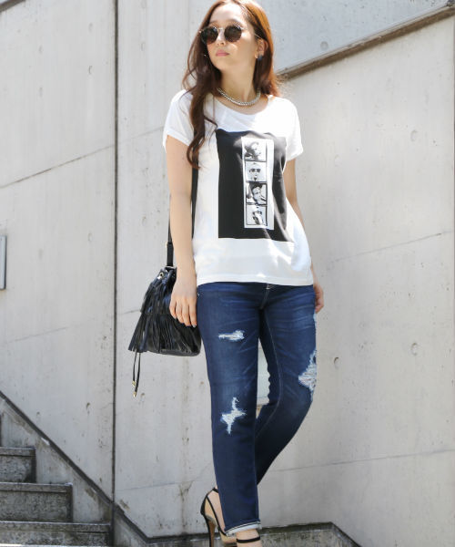 AZUL by moussy（アズールバイマウジー）の「30/-CR天竺パネルフォトT（Tシャツ/カットソー・レディース・ブラック/オフホワイト/トップグレー・LARGE/SMALL/X-LARGE/MEDIUM）」の2枚目の写真