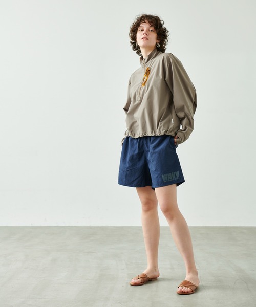 kha:ki（カーキ）の「「KHA:KI/カーキ」ハーフジップショートトップ（シャツ/ブラウス・レディース・チャコールグレー/カーキ・1）」の5枚目の写真