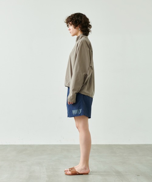 kha:ki（カーキ）の「「KHA:KI/カーキ」ハーフジップショートトップ（シャツ/ブラウス・レディース・チャコールグレー/カーキ・1）」の10枚目の写真