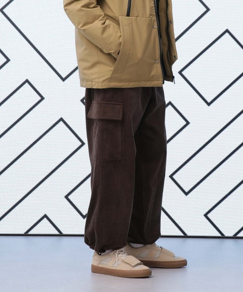 Apo(s)ture(アポスチャー)の「LUCAS-002/6wコーデュロイカーゴパンツ(カーゴパンツ・メンズ・ブラック/ブラウン/グリーン/ベージュ・XS/S/M/L/XL)」の3枚目の写真