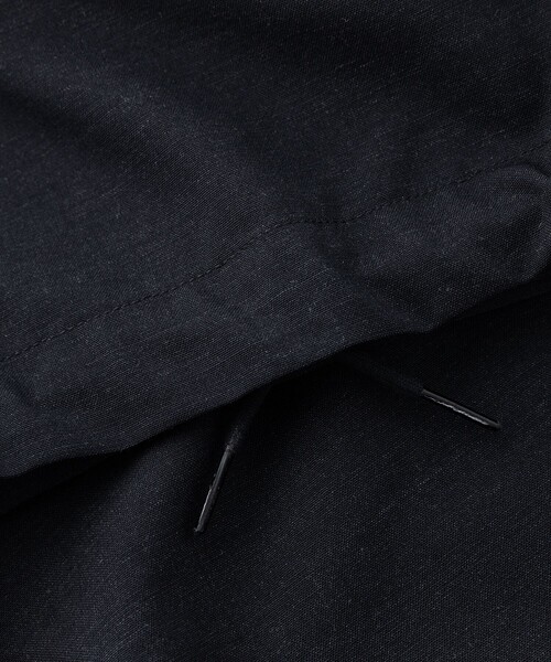 marka（マーカ）の「KNEE TUCK PANTS（カーゴパンツ・メンズ・ブラック/グレイッシュベージュ・1/2）」の4枚目の写真