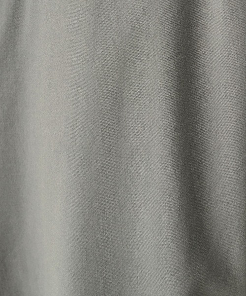 marka（マーカ）の「KNEE TUCK PANTS（カーゴパンツ・メンズ・ブラック/グレイッシュベージュ・1/2）」の16枚目の写真